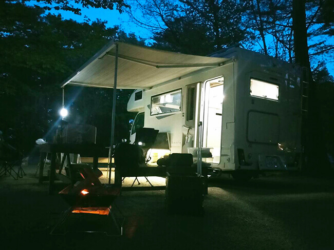 キャンピングレンタカー